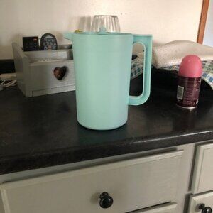 Tupperware Aqua 2 Quart Pitcher